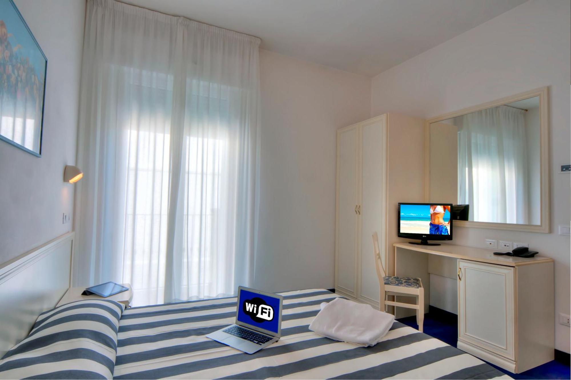 Residence Divina Rimini Buitenkant foto
