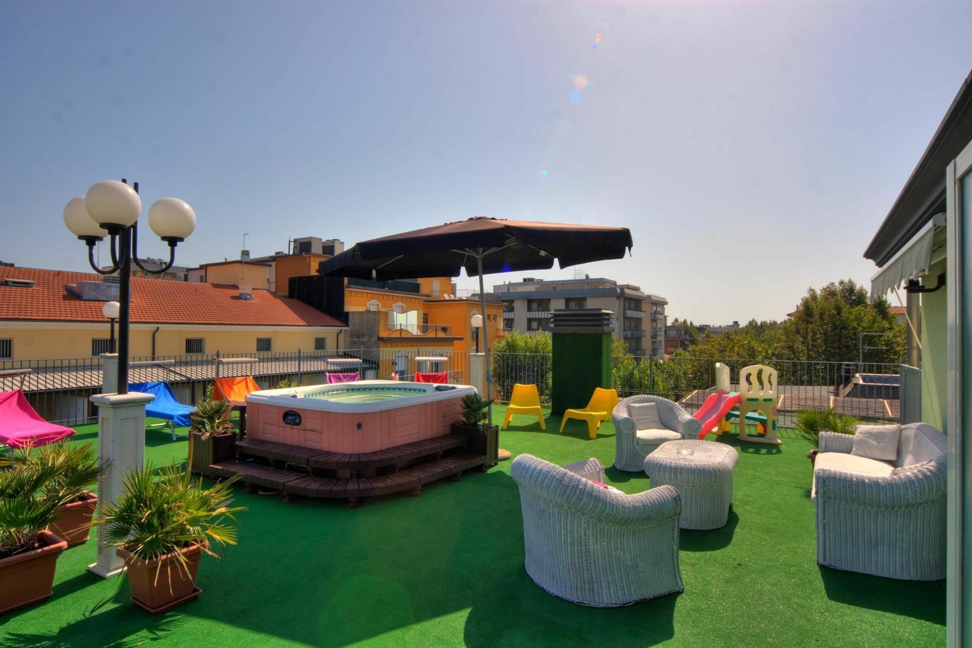 Residence Divina Rimini Buitenkant foto