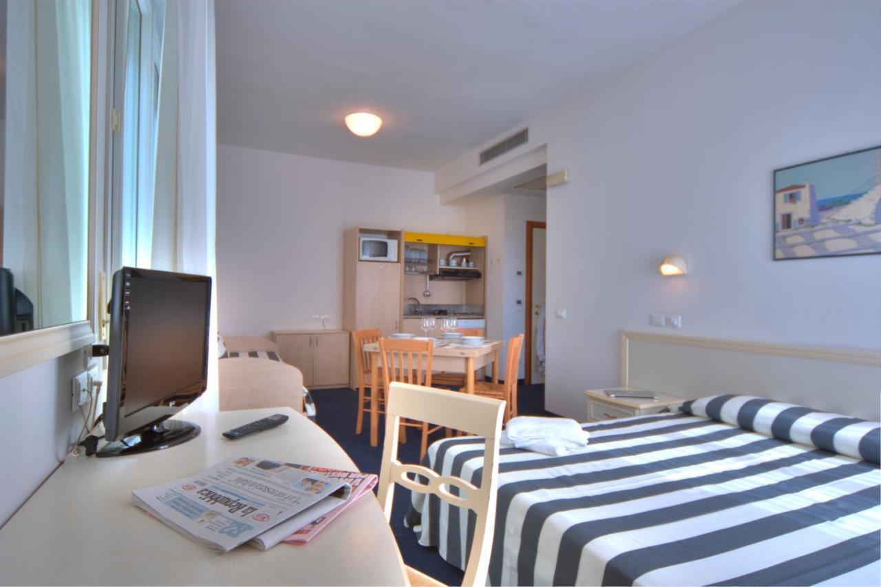 Residence Divina Rimini Kamer foto