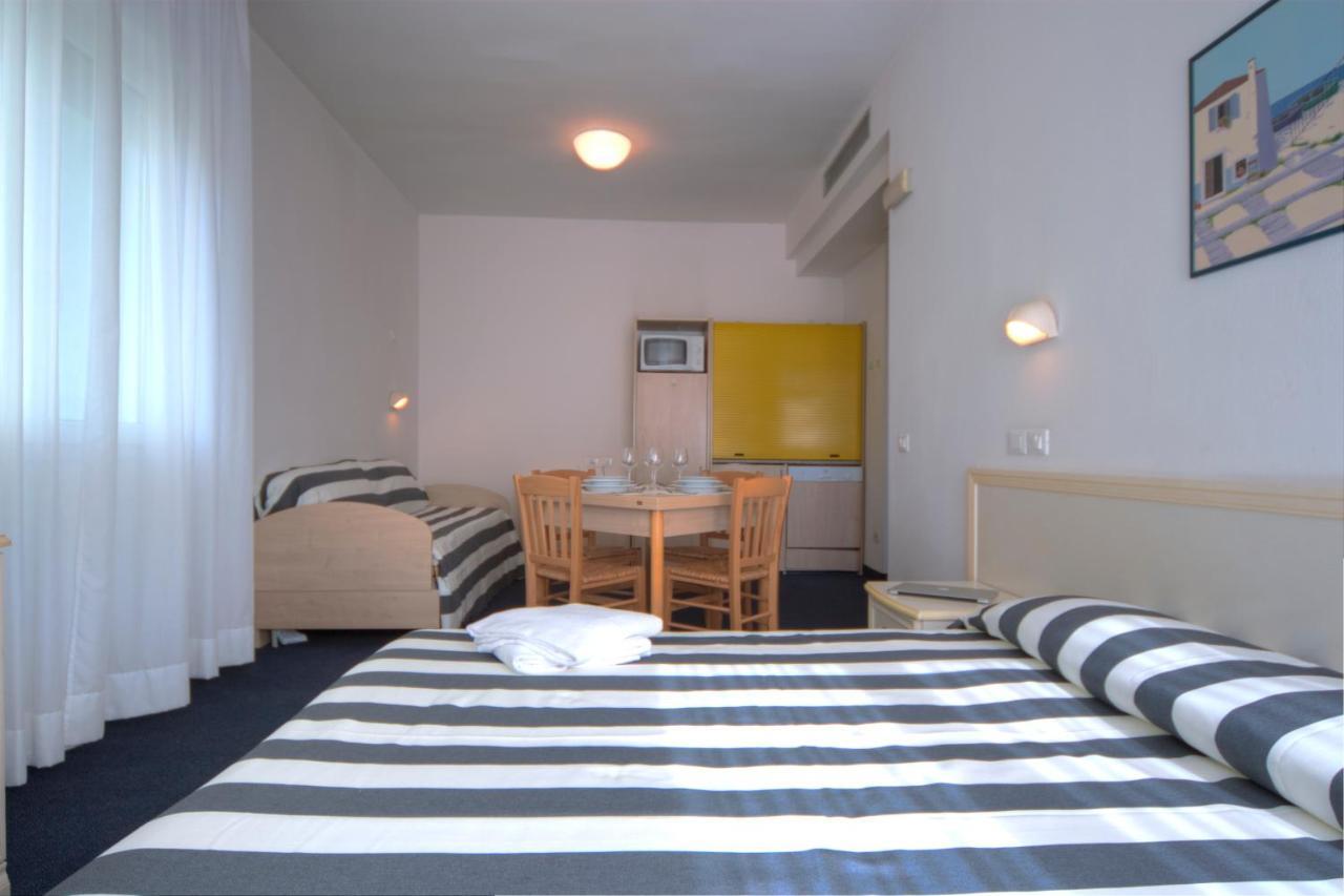 Residence Divina Rimini Kamer foto